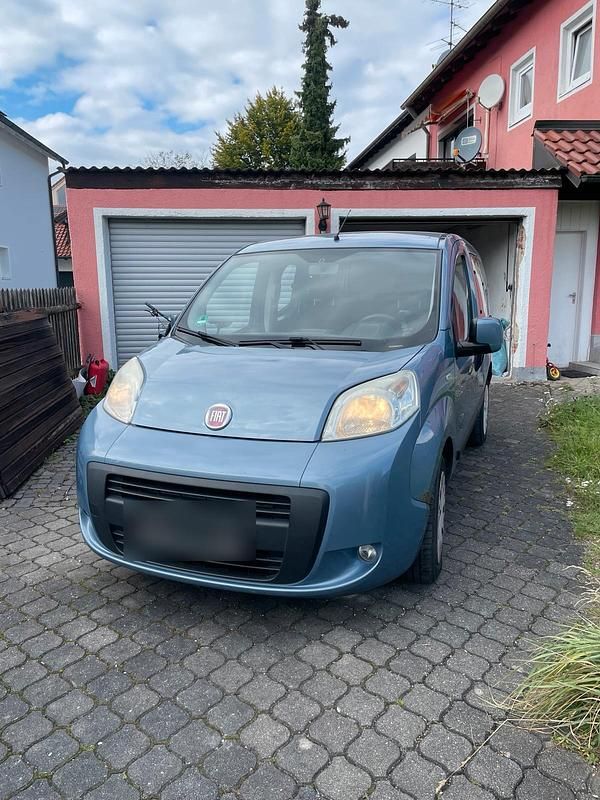 Blau Gebraucht 2010 Fiat Qubo Trekking Van / Kleinbus | 2.000 € (Fairer Preis) - Bild 1/4