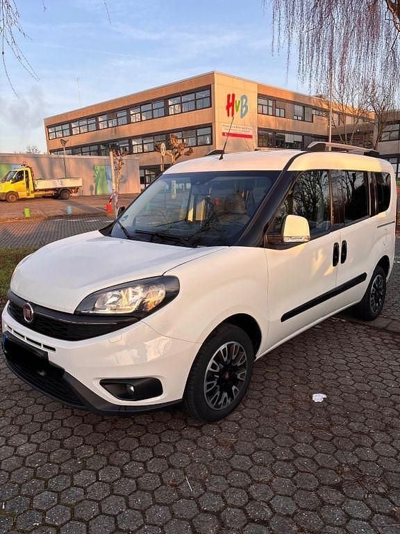 Gebraucht Fiat Doblò 120 PS (88 kW) 2019 Weiß Van / Kleinbus
