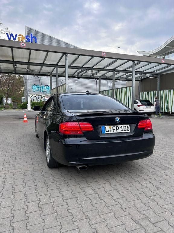 Second-hand BMW 318 143 CP (105 kW) 2012 Negru Coupe