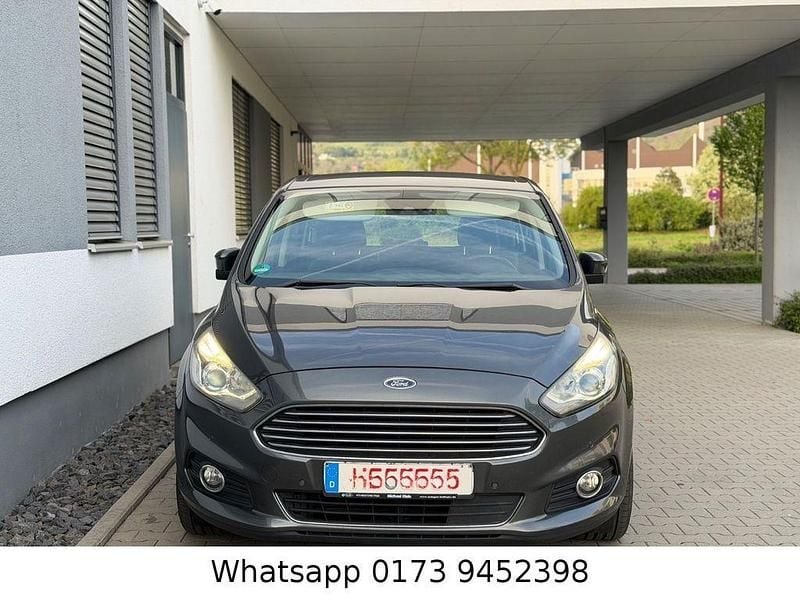 Gebraucht Ford S-MAX Titanium 150 PS (110 kW) 2016 Grau Van / Kleinbus