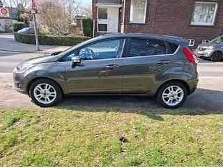 Gebraucht Ford Fiesta Titanium 101 PS (74 kW) 2017 Grau Kleinwagen
