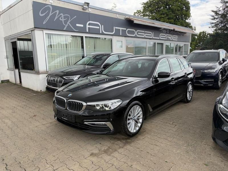 Schwarz Gebraucht 2019 BMW 520 Luxury Line Kombi | 19.990 € (Guter Preis) - Bild 1/4