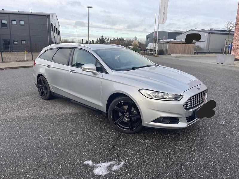 Gebraucht Ford Mondeo 150 PS (110 kW) 2017 Silber Kombi