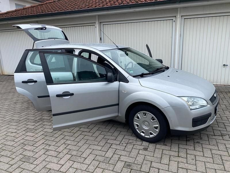 Brugt Ford Focus 125 HK (91 kW) 2006 Sølv Stationcar