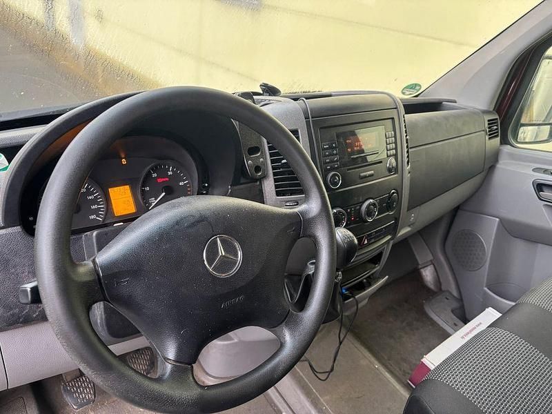 Gebraucht Mercedes Sprinter 150 PS (110 kW) 2009 Rot Van