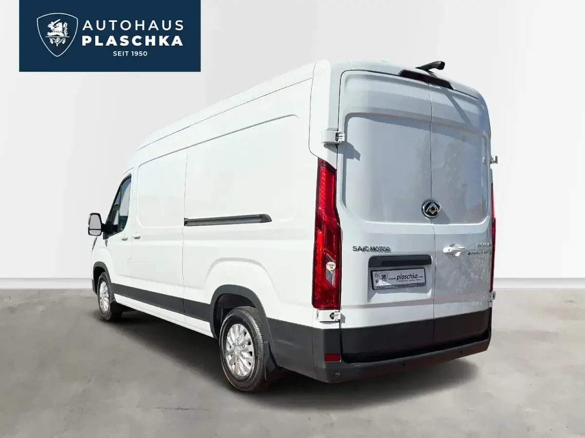 Neu Maxus eDeliver 9 150 kW (204 PS) 2026 Warm white (weiß) Van
