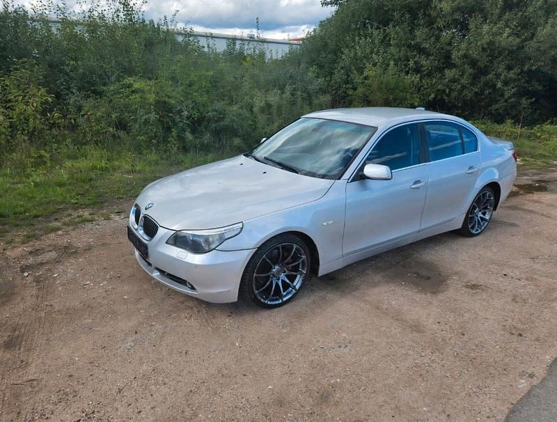 Gebraucht BMW 523 177 PS (130 kW) 2006 Silber Limousine