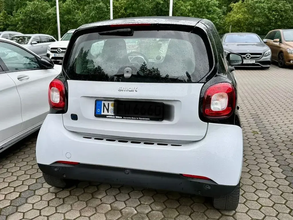 Gebraucht Smart ForTwo Electric Drive 41 kW (56 PS) 2019 Weiß Coupé