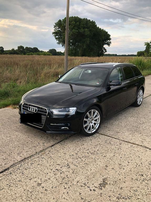 Schwarz Gebraucht 2012 Audi A4 Attraction Kombi | 7.500 € (Superpreis) - Bild 1/4