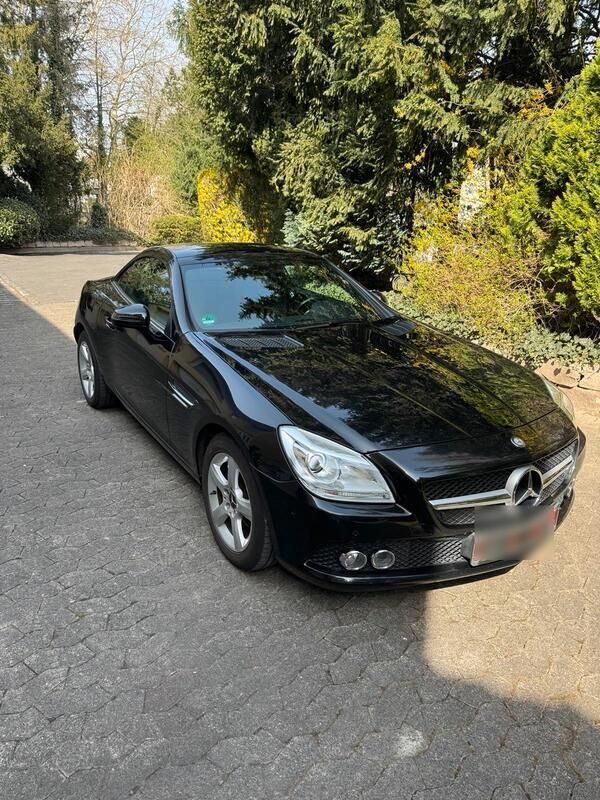 Schwarz Gebraucht 2011 Mercedes SLK200 Cabrio | 14.700 € - Bild 1/4