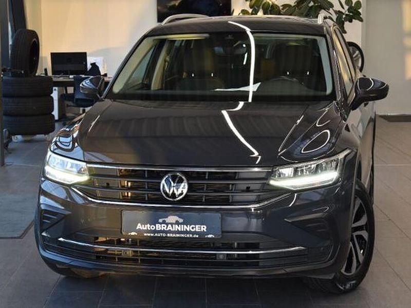 Grau Gebraucht 2021 VW Tiguan Active SUV | 21.750 € (Fairer Preis) - Bild 1/4