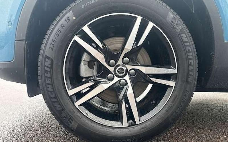 Gebraucht Volvo XC40 Plus 197 PS (144 kW) 2025 Blau SUV