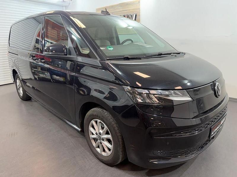Gebraucht VW Multivan Basis 150 PS (110 kW) 2023 Deep black Van