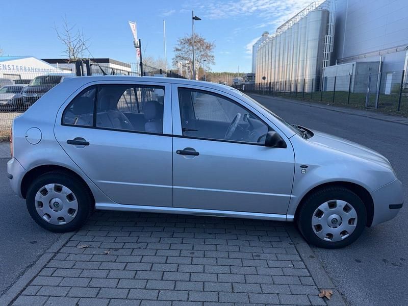 Gebraucht Skoda Fabia Classic 75 PS (55 kW) 2002 Silber Limousine