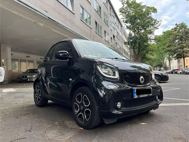 Schwarz Gebraucht 2019 Smart ForTwo Coupé Prime Coupé | 16.590 € (Fairer Preis) - Bild 1/4