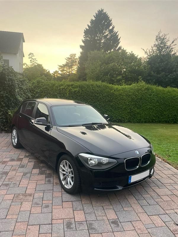 Schwarz Gebraucht 2013 BMW 116 Kleinwagen | 4.800 € - Bild 1/4