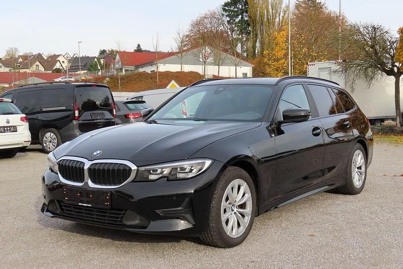 Schwarz Gebraucht 2022 BMW 318 Sport Line Limousine | 21.450 € (Guter Preis) - Bild 1/4