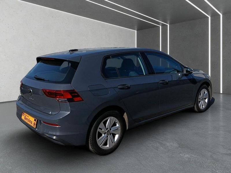 Gebraucht VW Golf VIII Life 150 PS (110 kW) 2023 Grau Limousine