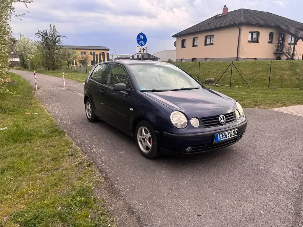 Usata VW Polo Trendline 75 CV (55 kW) 2002 Blu Berlina