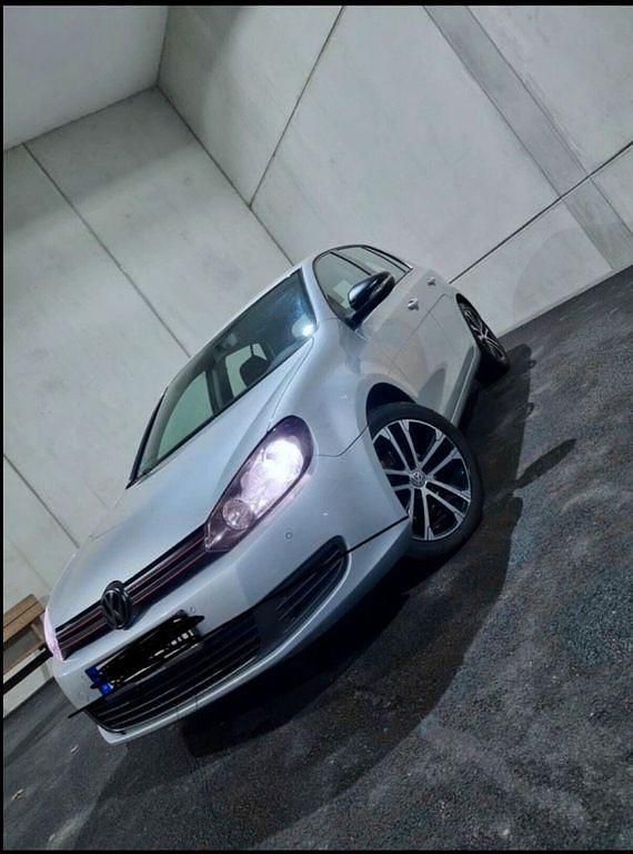 Silber Gebraucht 2010 VW Golf VI Comfortline Limousine | 4.200 € (Fairer Preis) - Bild 1/4