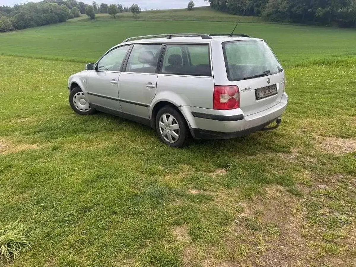 Gebraucht VW Passat 131 PS (96 kW) 2002 Silber Kombi