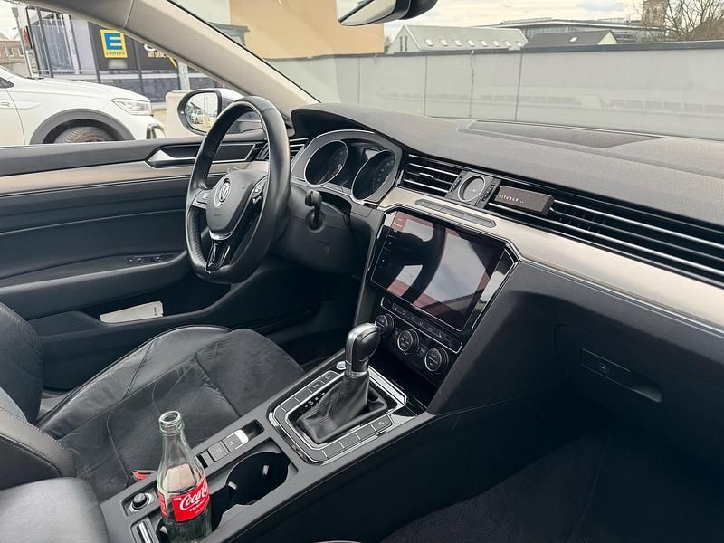 Gebraucht VW Arteon Elegance 190 PS (139 kW) 2018 Silber Kleinwagen