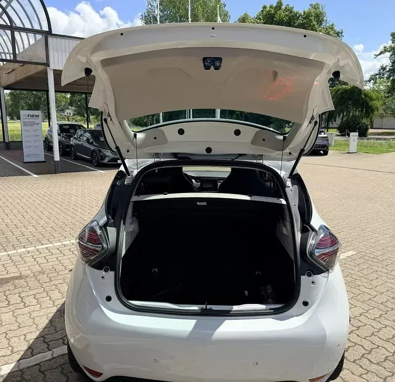Gebraucht Renault Zoe 50 kW (69 PS) 2023 Weiß Kleinwagen