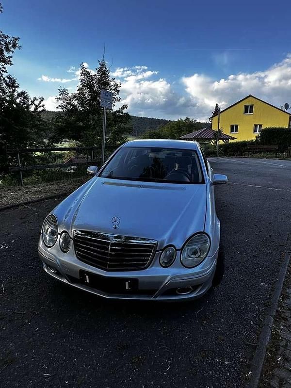 Gebraucht 2007 Mercedes E220 Elegance Limousine | 6.000 € (Etwas zu teuer) - Bild 1/4