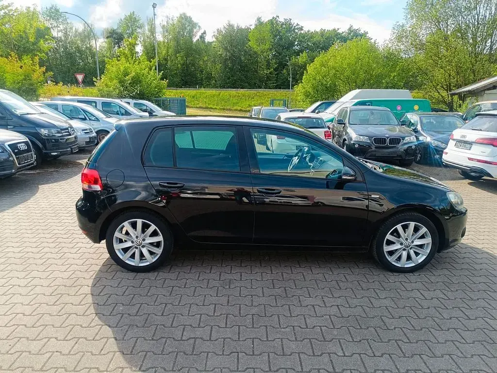 Używany VW Golf VII Match 105 KM (77 kW) 2012 Czarny Sedan/Limuzyna