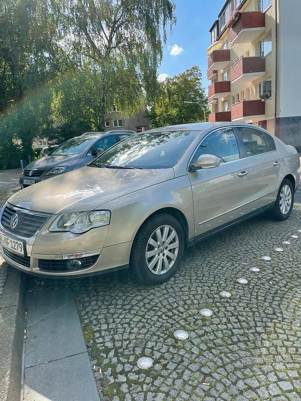 Gold Gebraucht 2007 VW Passat Kleinwagen | 5.500 € - Bild 1/4