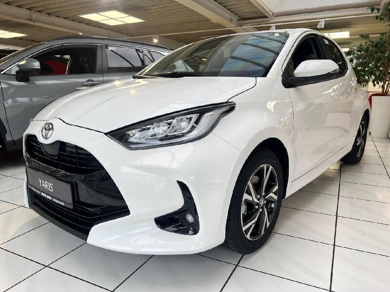 Weiß Neu 2025 Toyota Yaris Hybrid Limousine | 27.550 € (Fairer Preis) - Bild 1/4