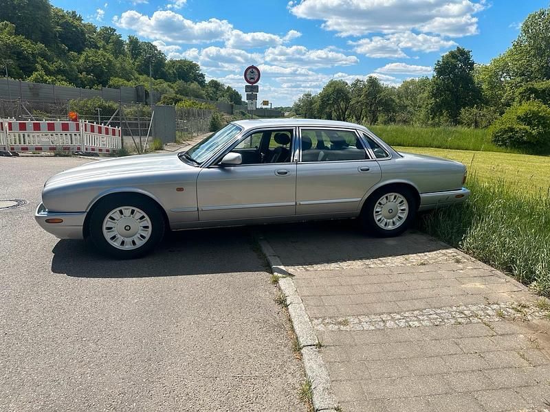 Gebraucht Jaguar XJ Sovereign 284 PS (208 kW) 2002 Silber Limousine