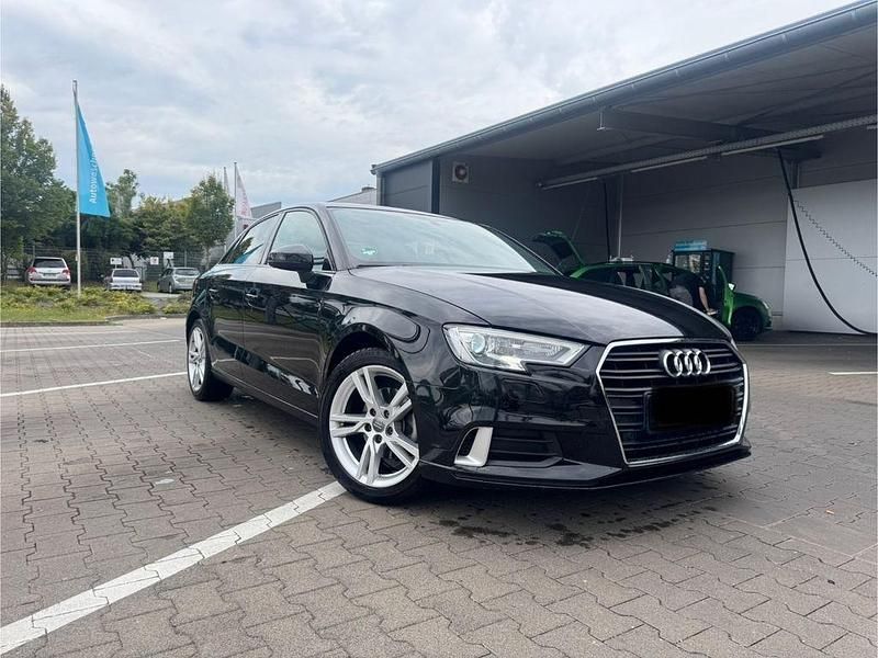 Schwarz Gebraucht 2019 Audi A3 Ambiente Limousine | 13.999 € (Superpreis) - Bild 1/4
