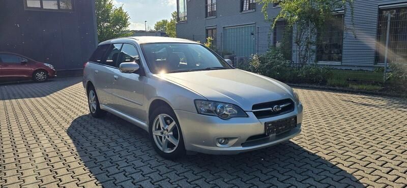 Silber Gebraucht 2005 Subaru Legacy Kombi | 2.990 € - Bild 1/4