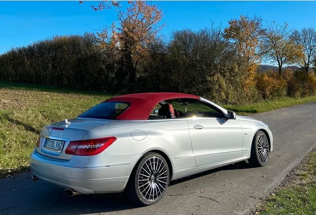 Gebraucht Mercedes E200 Avantgarde 184 PS (135 kW) 2010 Silber Cabrio