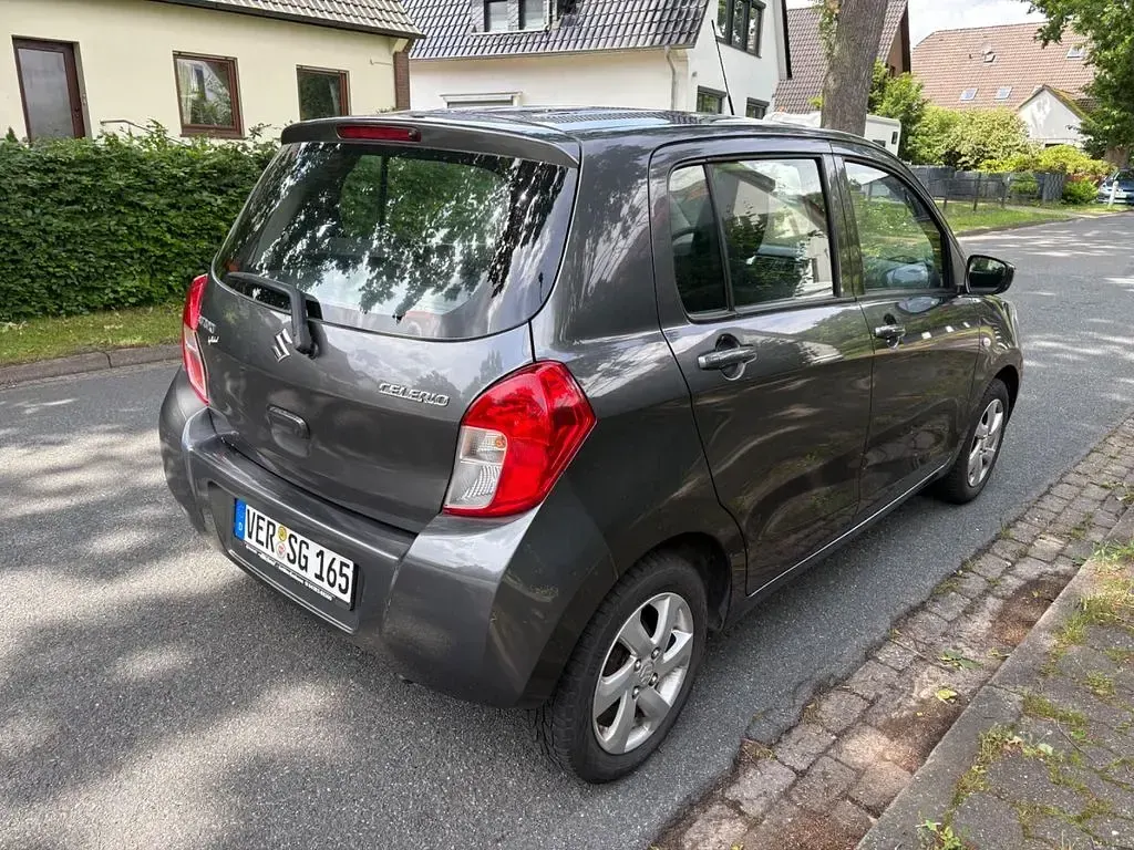 Gebraucht Suzuki Celerio Basic 68 PS (50 kW) 2016 Grau Kleinwagen