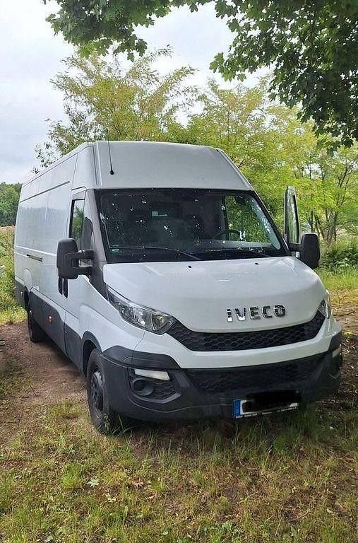Gebraucht Iveco Daily 126 PS (92 kW) 2016 Weiß Van / Kleinbus