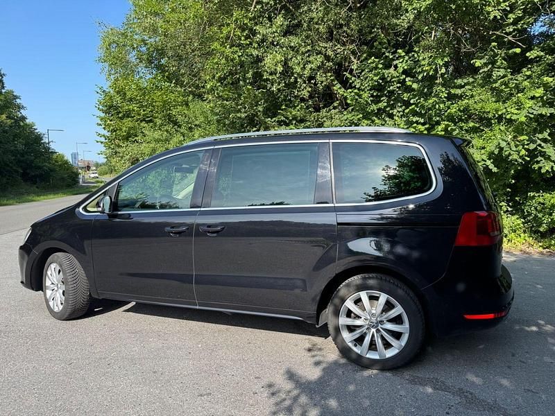 Gebraucht VW Sharan Highline 140 PS (102 kW) 2011 Schwarz Van / Kleinbus