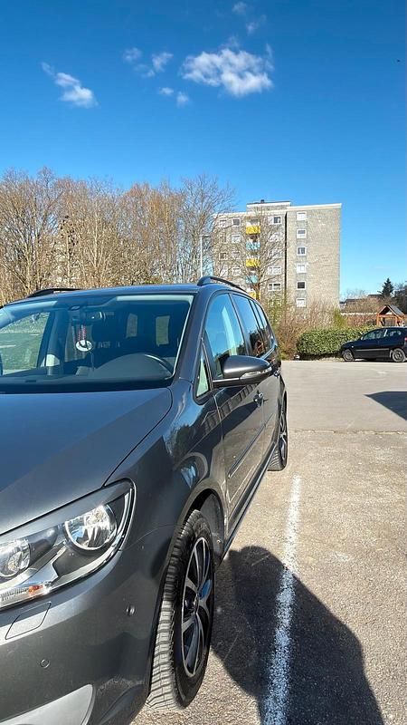 Gebraucht VW Touran 140 PS (102 kW) 2011 Grau Van / Kleinbus