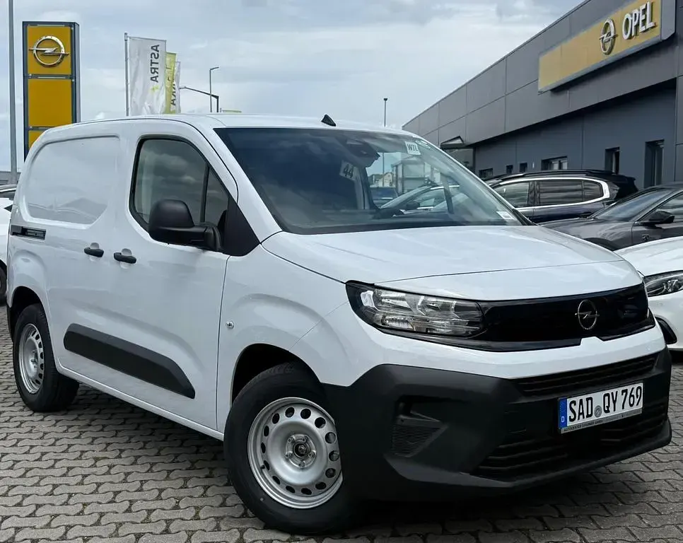 Gebraucht Opel Combo-e Life 100 kW (136 PS) 2026 Weiß Van