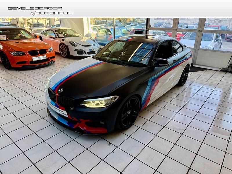 Weiß Gebraucht 2015 BMW 220 M Sport Coupé | 23.980 € - Bild 1/4