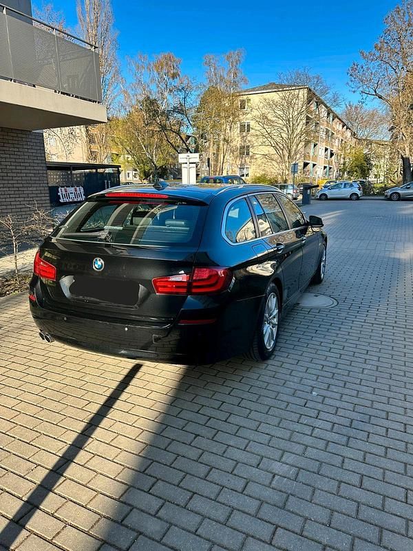Gebraucht BMW 520 184 PS (135 kW) 2012 Schwarz Kombi