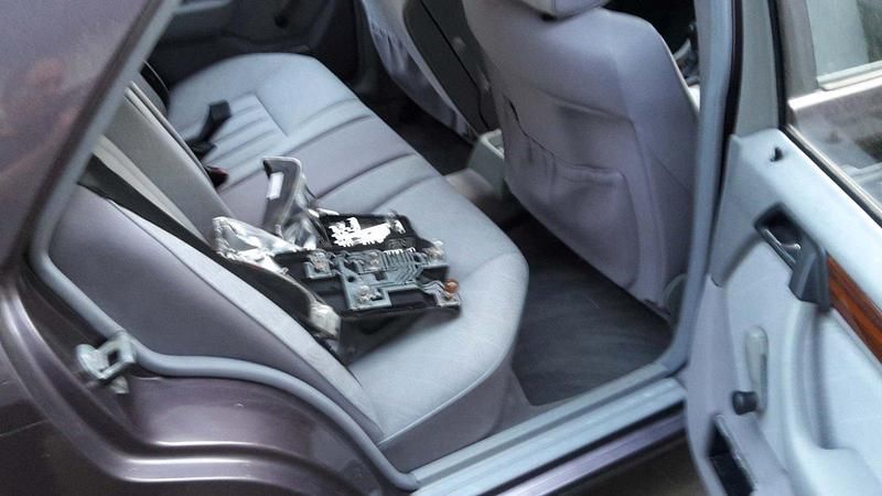 Gebraucht Mercedes 200 75 PS (55 kW) 1995 Braun Limousine