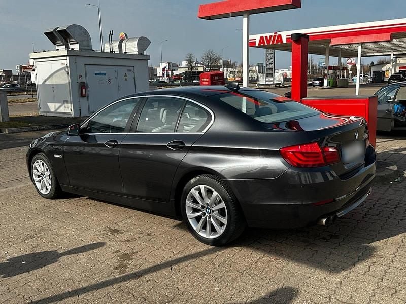 Gebraucht BMW 528 258 PS (189 kW) 2010 Grau Limousine