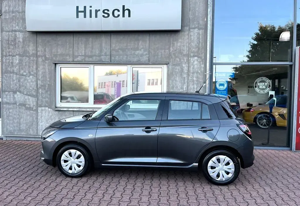 Neu Suzuki Swift Club 83 PS (61 kW) 2026 Grau Kleinwagen