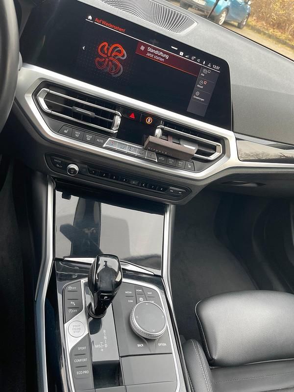 Gebraucht BMW 320 Sport Line 190 PS (139 kW) 2019 Grau Kombi