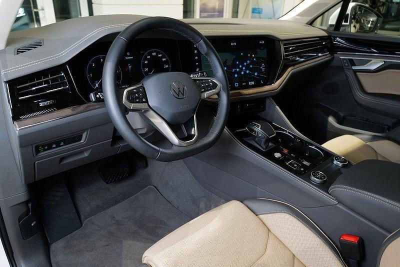 Gebraucht VW Touareg Elegance 231 PS (169 kW) 2025 Oryxweiß perlmutteffekt SUV