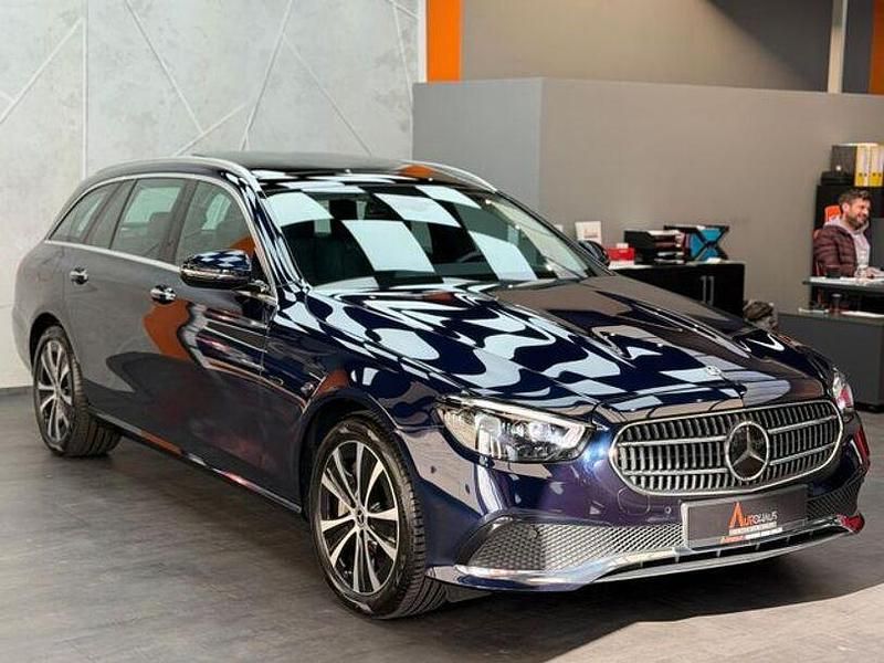 Gebraucht Mercedes E300 194 PS (142 kW) 2020 Cavansitblau  metalliclack Kombi