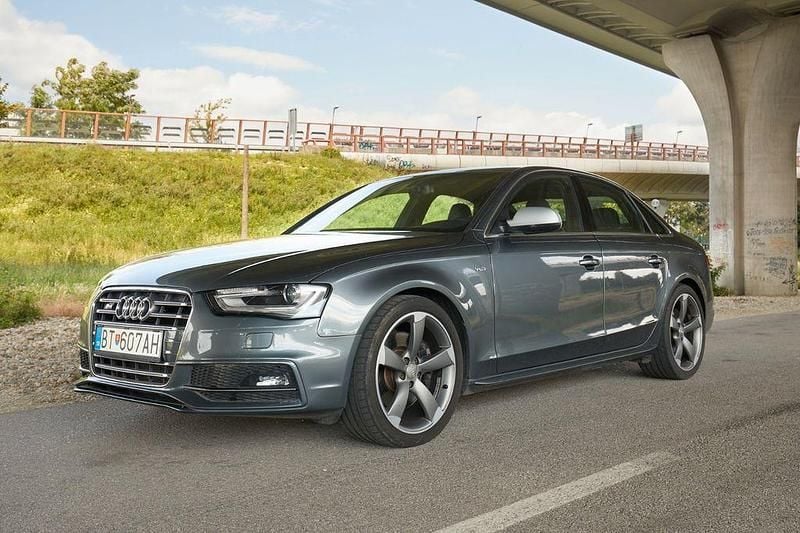 Grau Gebraucht 2013 Audi S4 Sport Limousine | 17.500 € - Bild 1/4