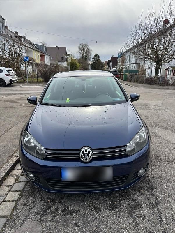 Gebraucht VW Golf VI 105 PS (77 kW) 2011 Blau Kleinwagen